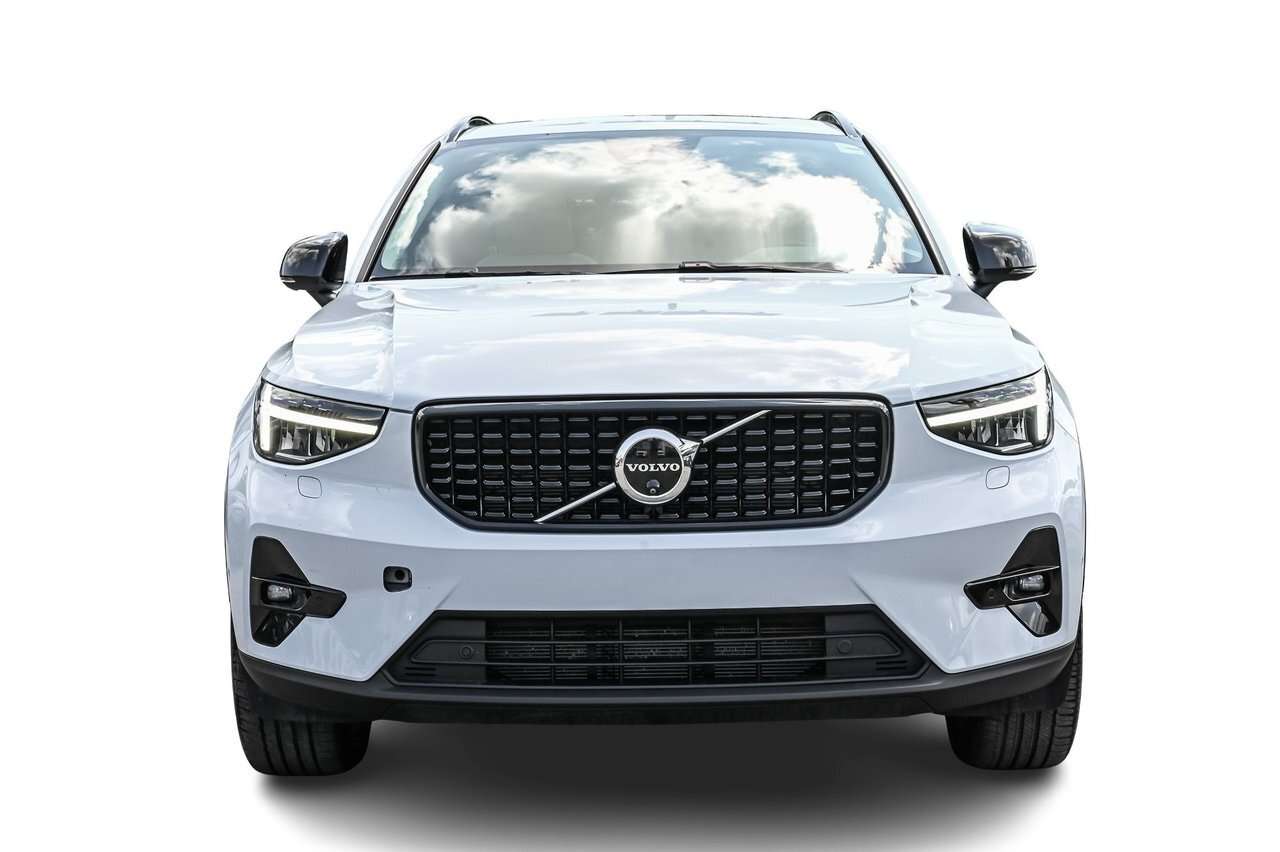 2025 Volvo XC40 B5 AWD Plus Dark Theme Climate + Protection / Clim — снимка 1