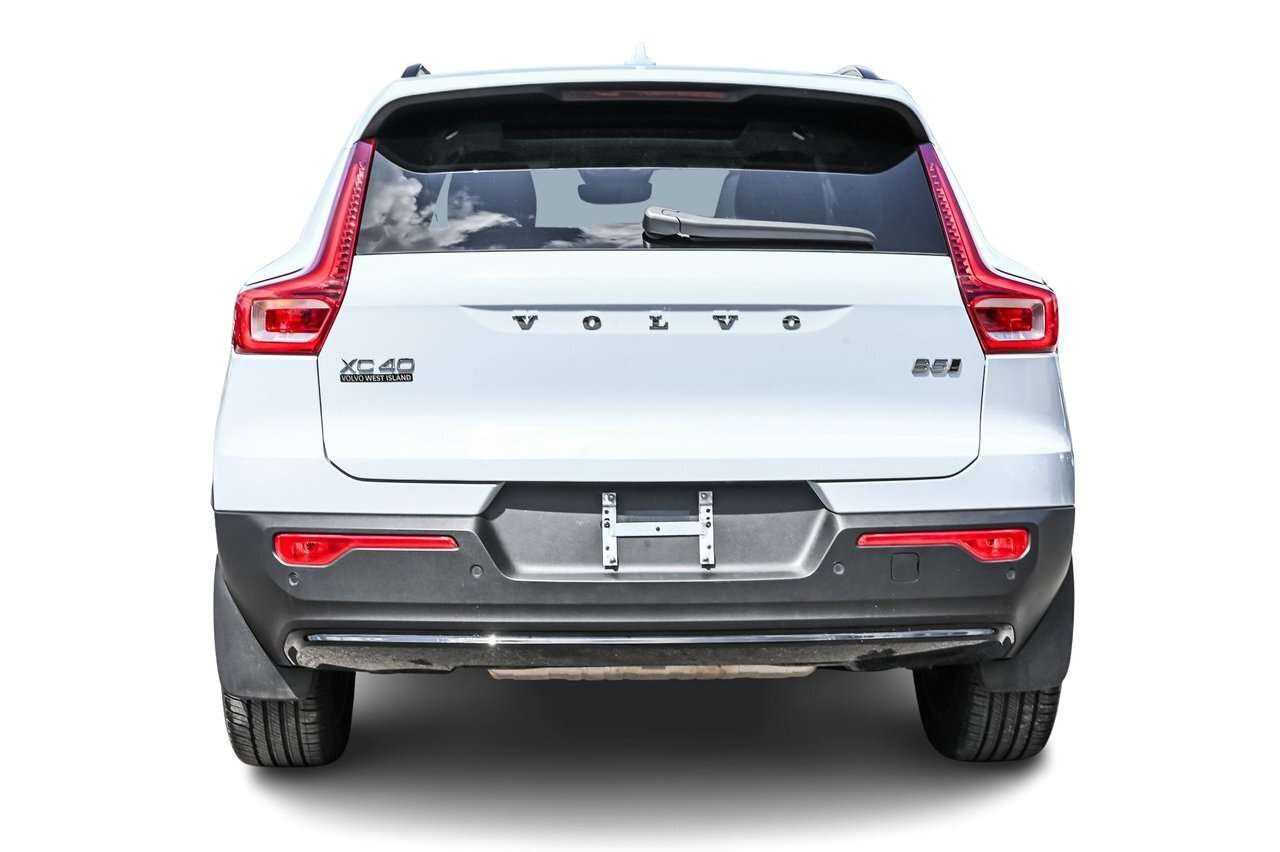 2025 Volvo XC40 B5 AWD Plus Dark Theme Climate + Protection / Clim — снимка 1