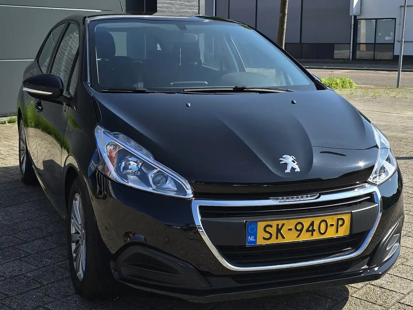 Peugeot 208 1.2 PureTech Active Zwart - 2