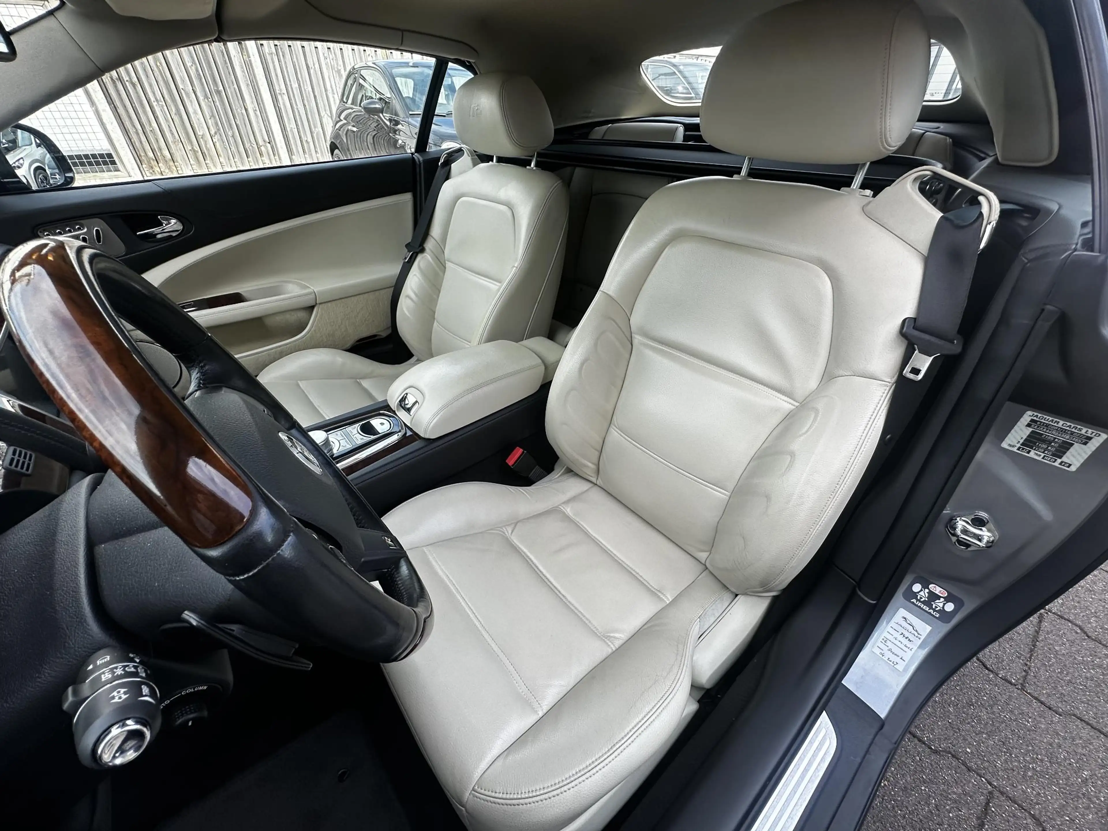 Jaguar XKR 5.0 V8 S/C Convertible — photo 4