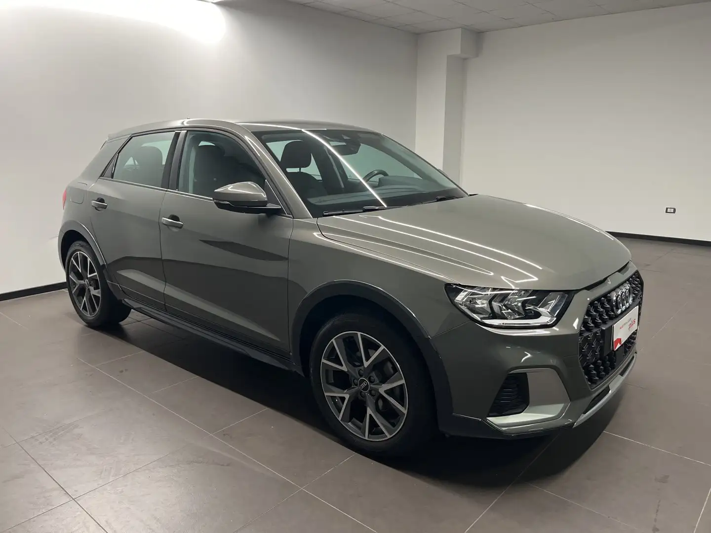 Audi A1 ALLSTREET 30 TFSI S TRONIC Grau - 2