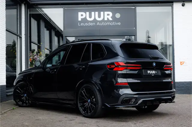 BMW X5 view 2