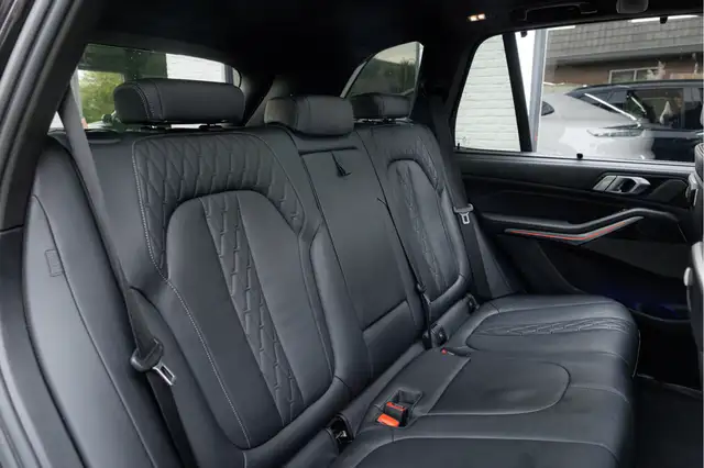 BMW X5 view 20