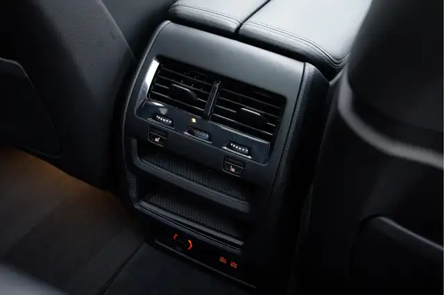 BMW X5 view 21