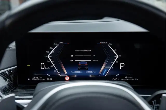BMW X5 view 11