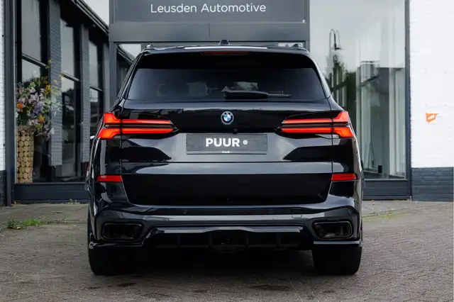 BMW X5 view 9