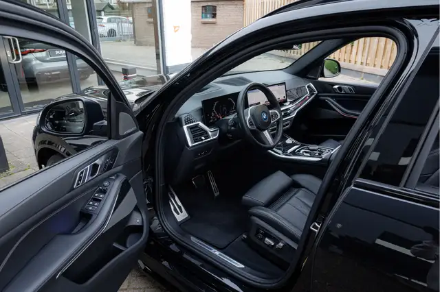 BMW X5 view 3