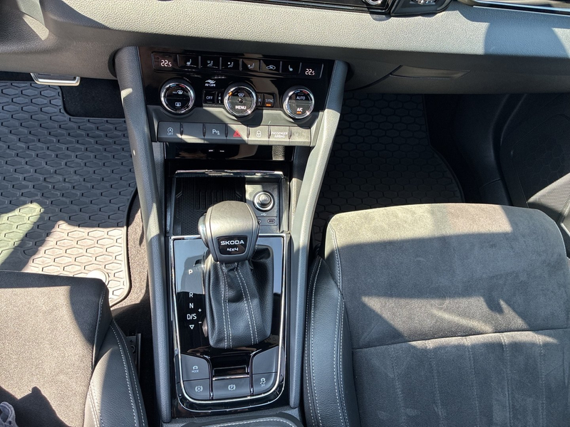 Skoda Karoq 4x4 Sportline TDI DSG — photo 17