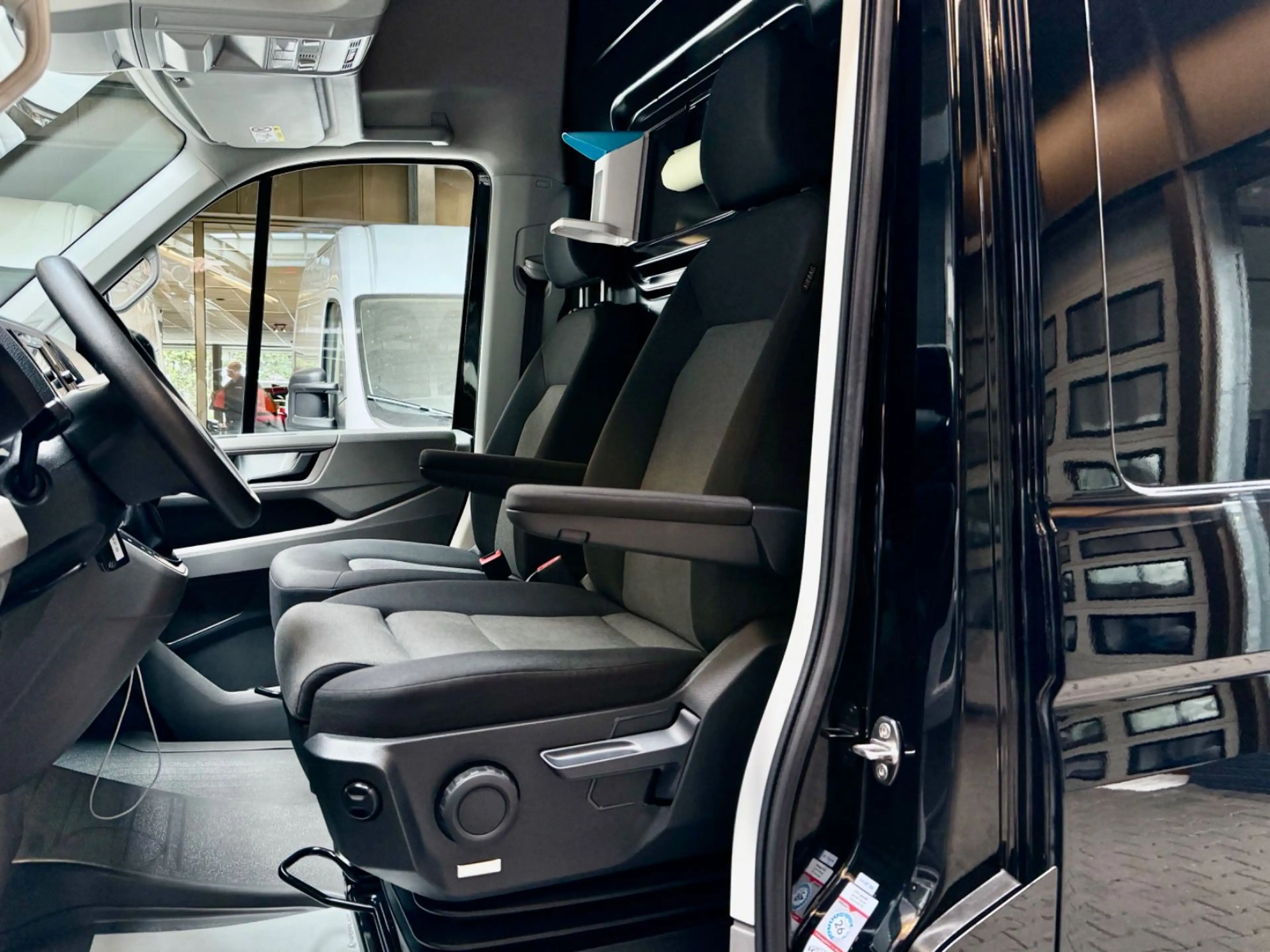 Volkswagen Crafter 2.0 TDI L4H3 AUTOMATIK CAM KLIMA TEMPOMA — photo 14