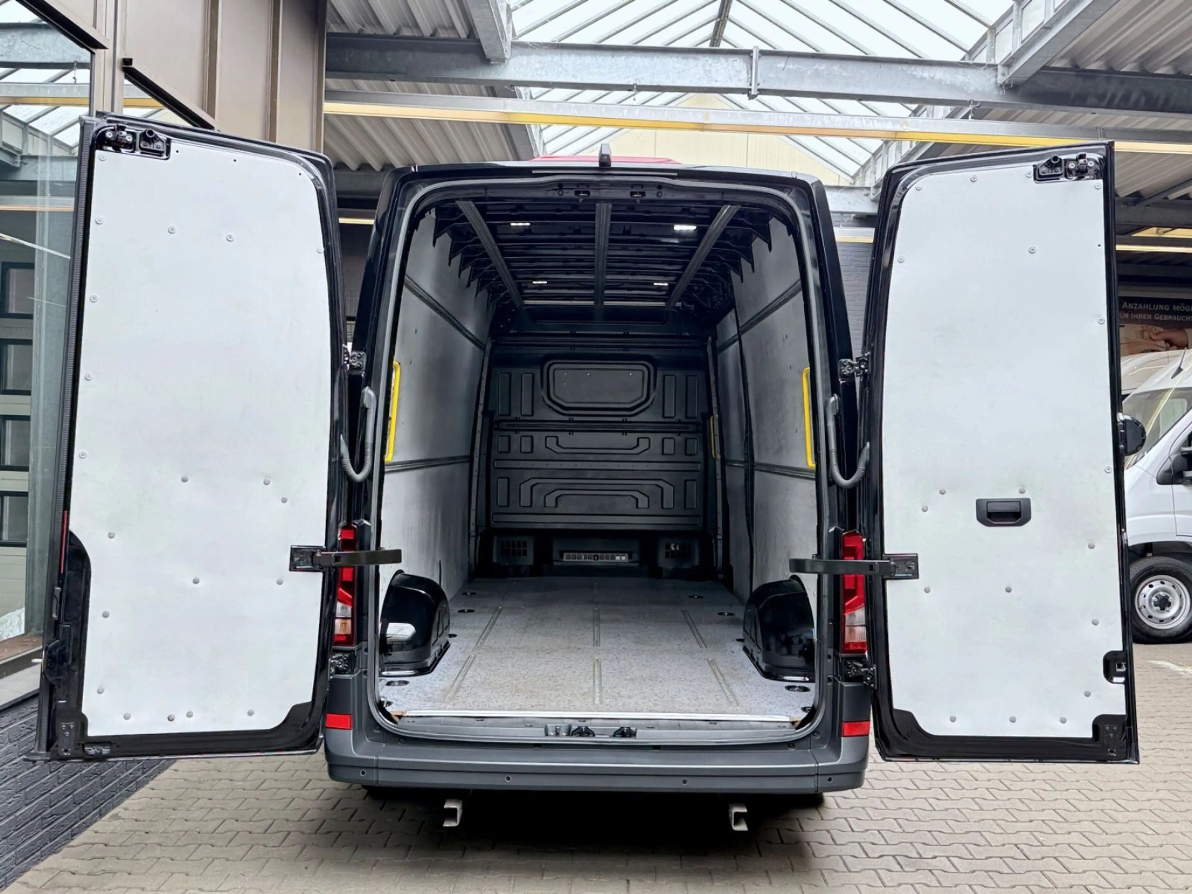 Volkswagen Crafter 2.0 TDI L4H3 AUTOMATIK CAM KLIMA TEMPOMA — photo 9