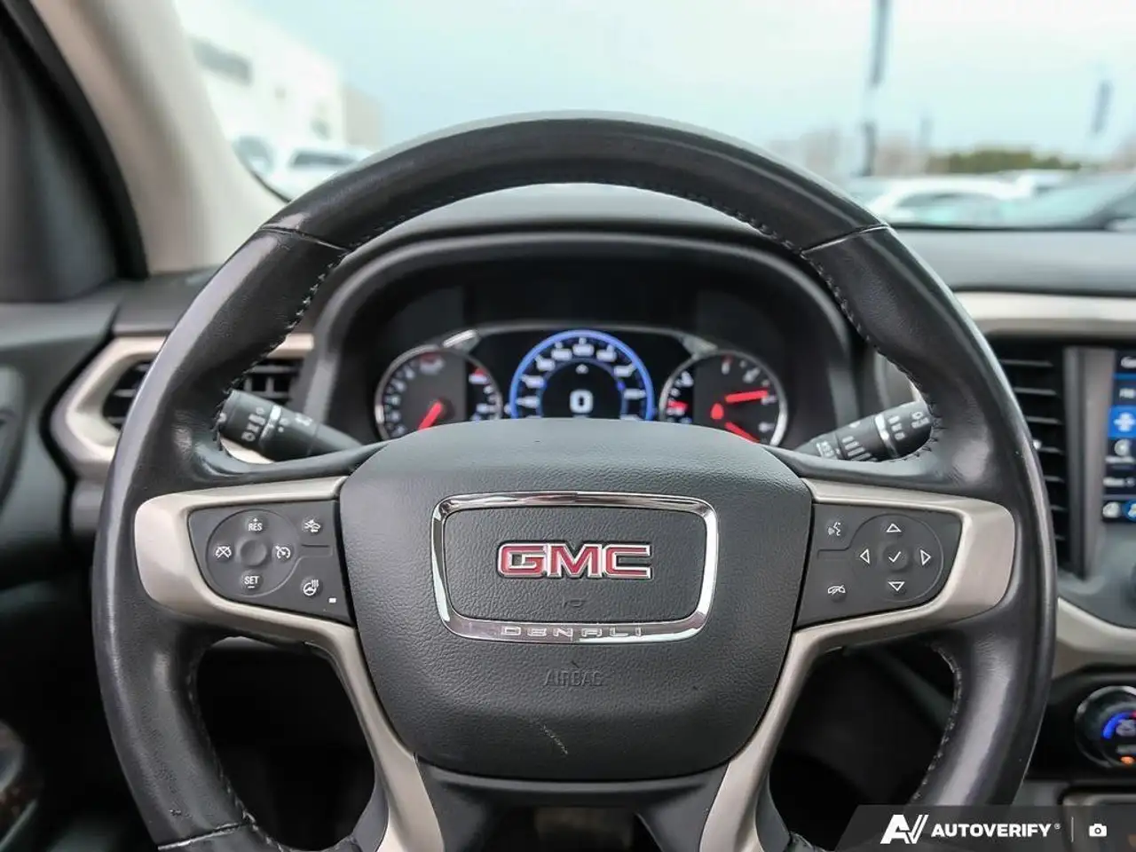 GMC Acadia photo GMC Acadia