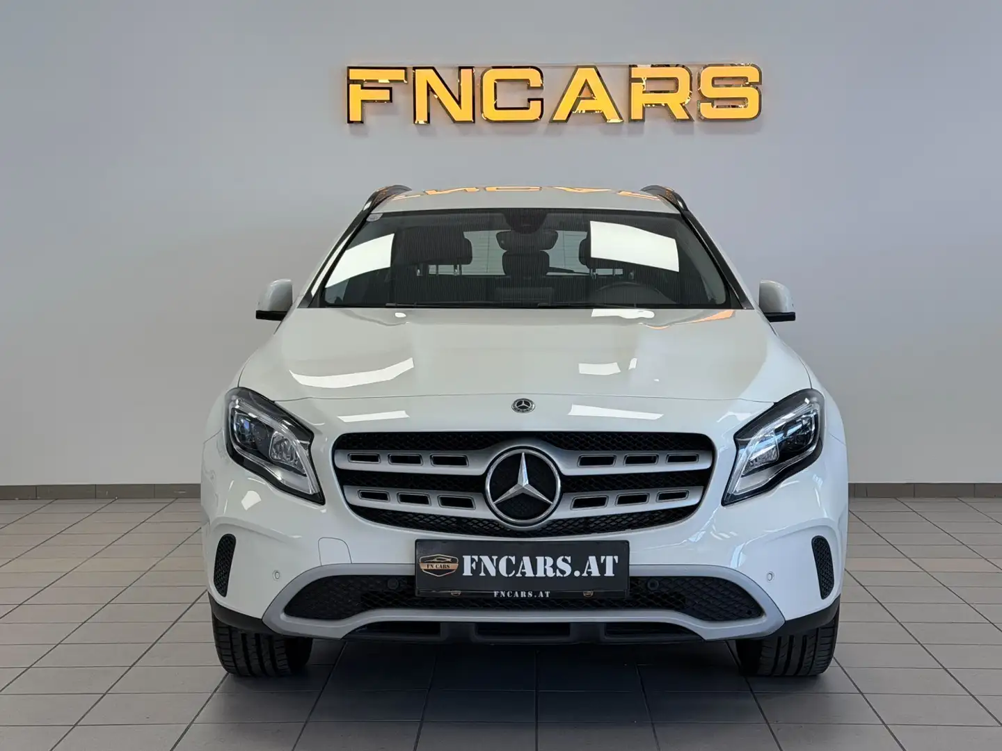 Mercedes-Benz GLA 200 Aut. | Standheizung | LED | Rückfahrkamera Weiß - 2