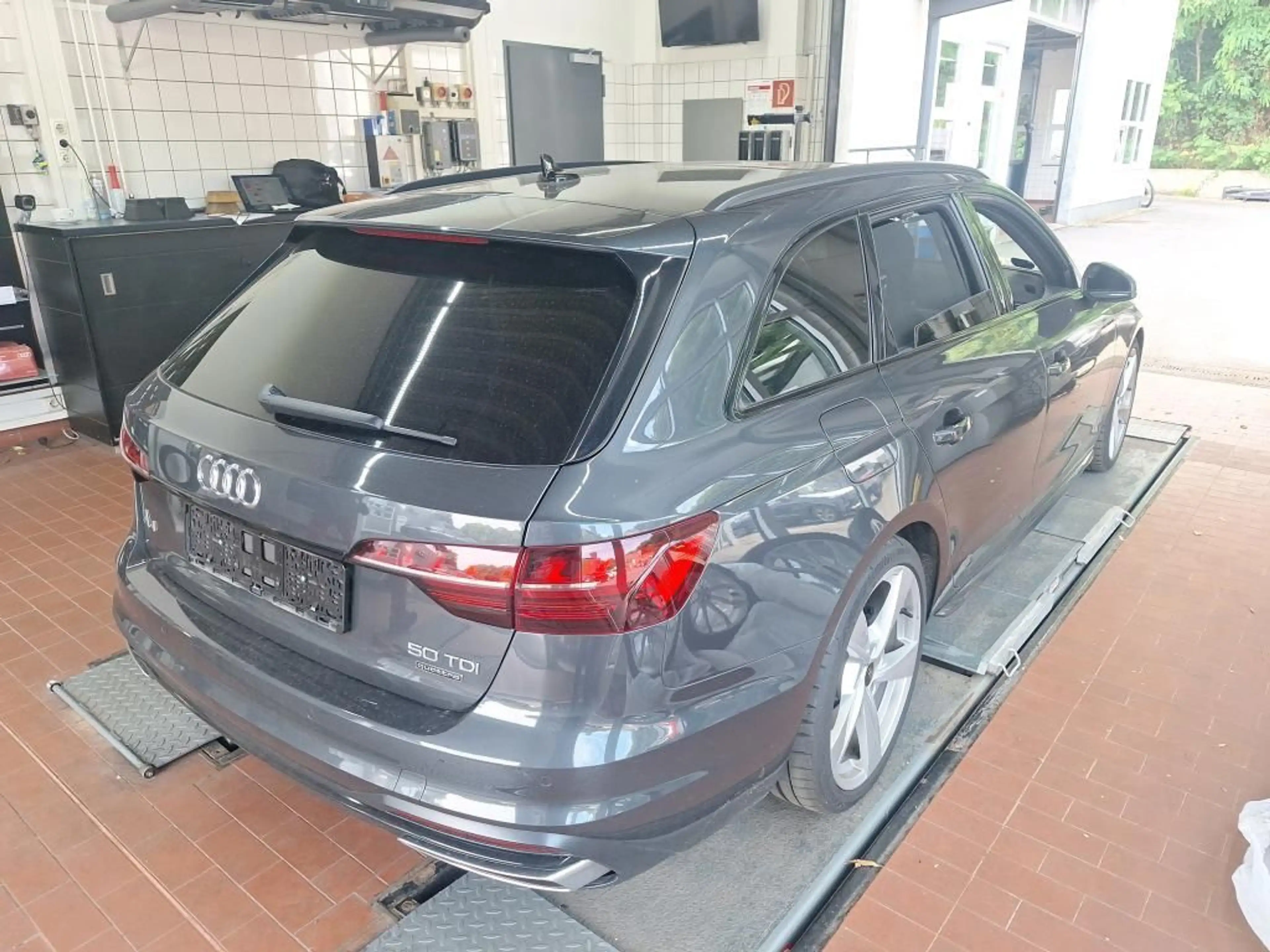 Audi A4 Avant 50 TDI quattro LED/ACC/Pano/Kam/SHZ — photo 3