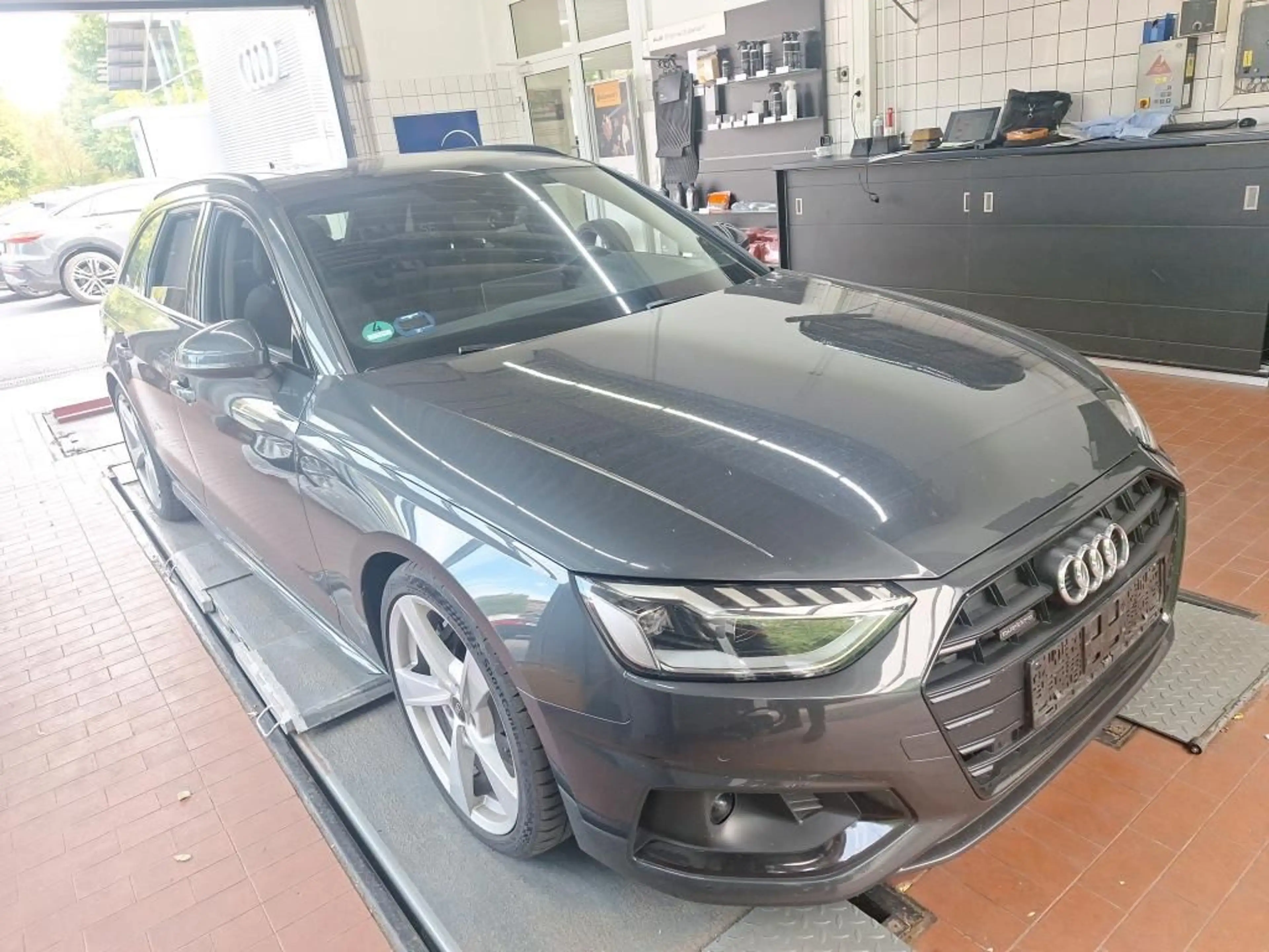 Audi A4 Avant 50 TDI quattro LED/ACC/Pano/Kam/SHZ — photo 2