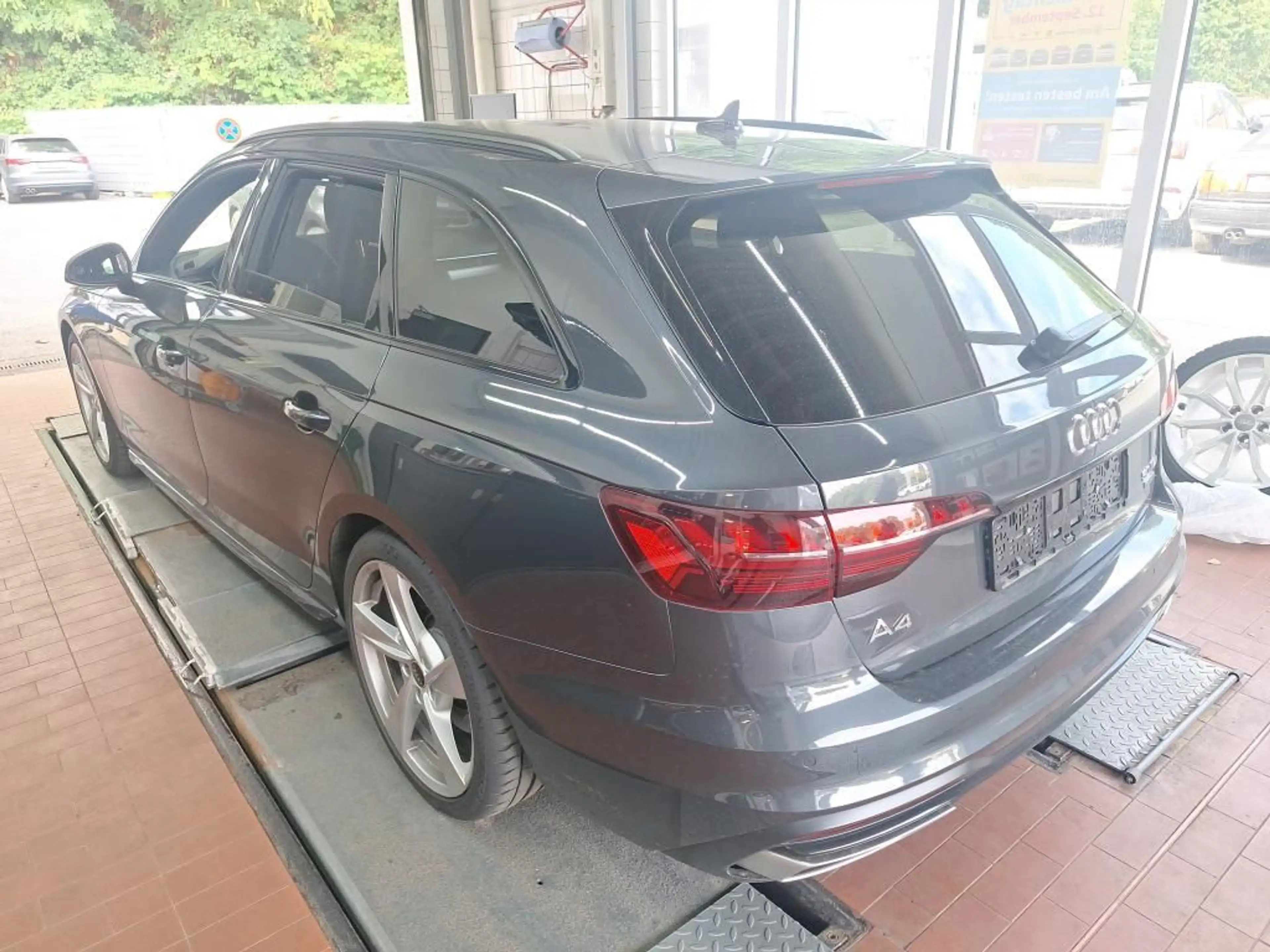 Audi A4 Avant 50 TDI quattro LED/ACC/Pano/Kam/SHZ — photo 4