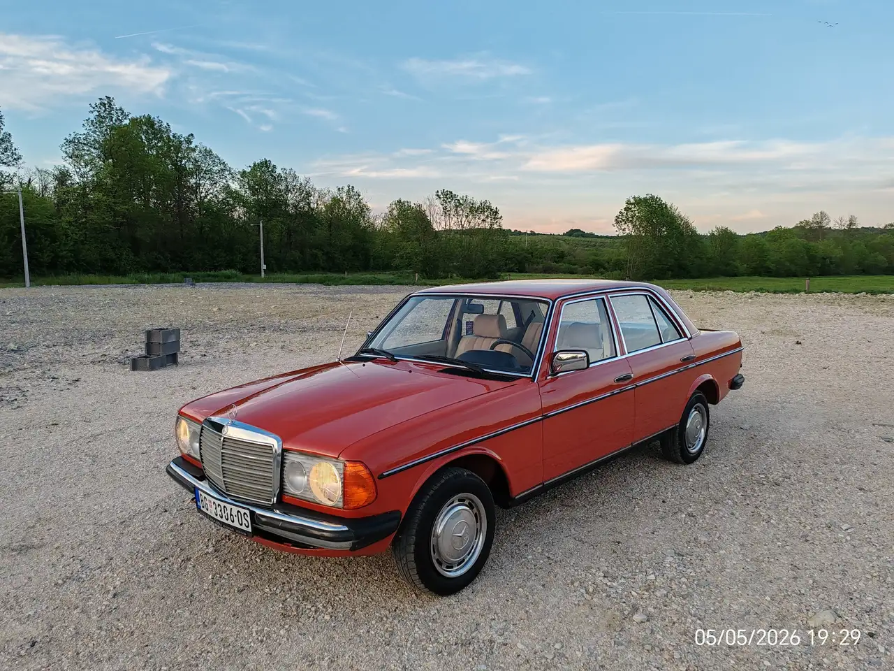Mercedes-Benz E 200 W123 200D, foto 1