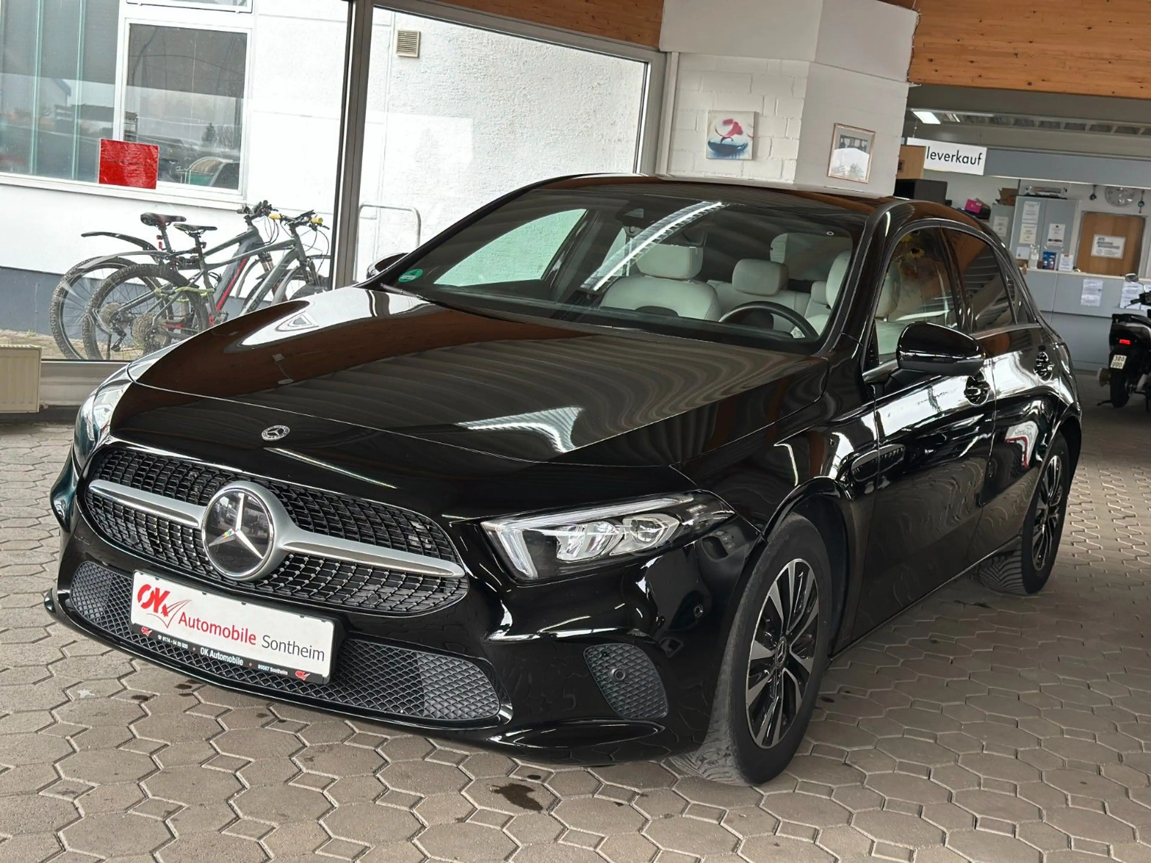 Mercedes-Benz A 200 d 8G*Kam*Spur*Navi*LED*Widescreen*Ambiente