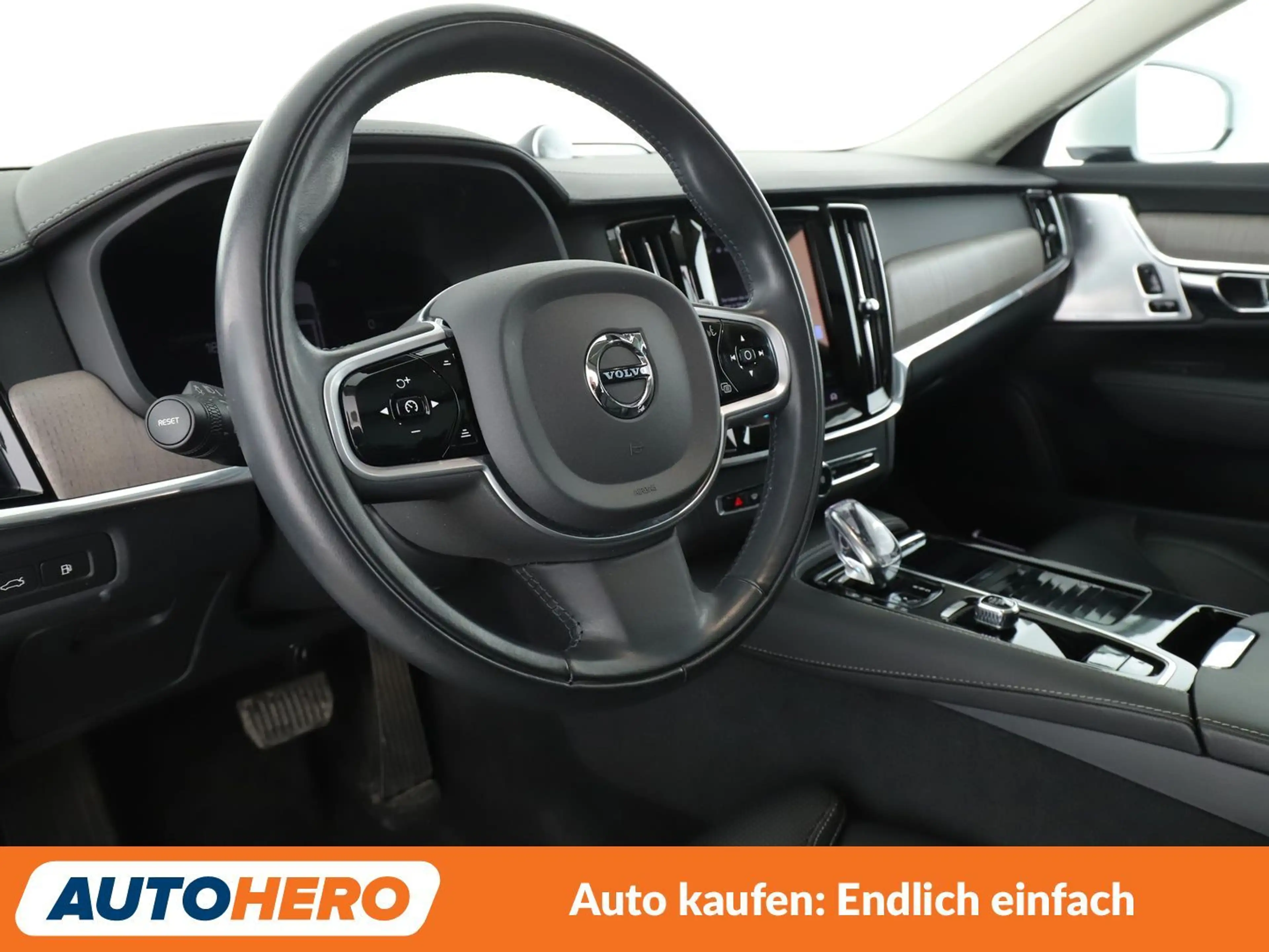 Volvo V90 2.0 T6 Twin Engine Recharge Inscription AWD Aut. — photo 11