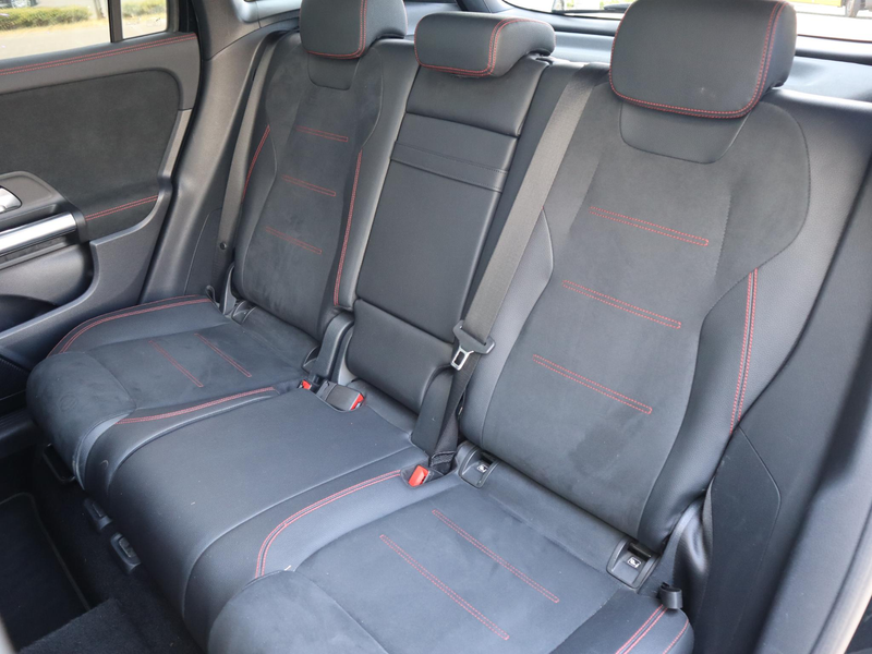 Mercedes-Benz GLA 200 Business Solution AMG — photo 13