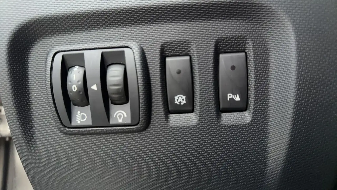 Renault Captur — photo 29