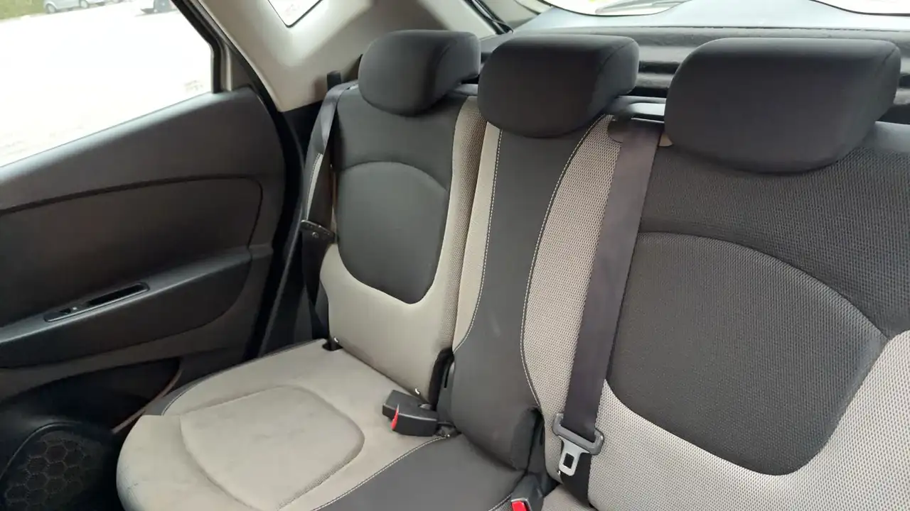 Renault Captur — photo 9