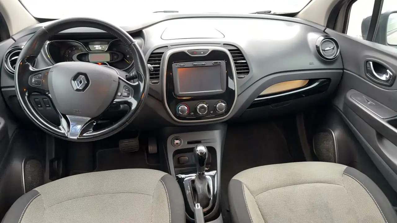 Renault Captur — photo 11