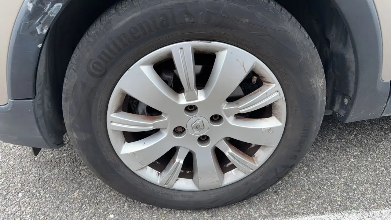 Renault Captur — photo 18