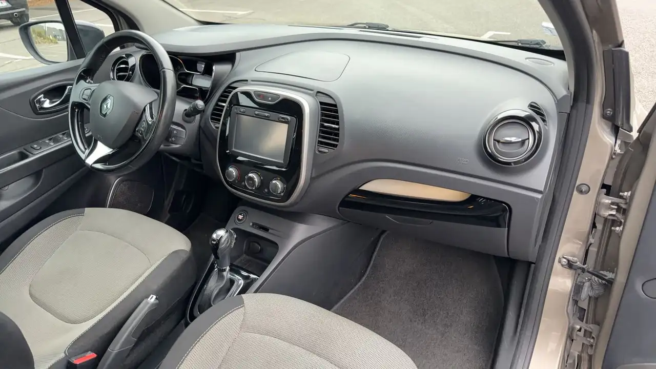 Renault Captur — photo 10
