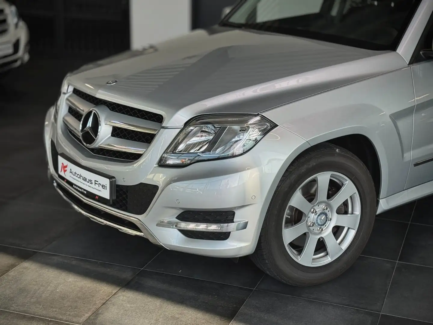 Mercedes-Benz GLK 220 CDI 4Matic*Kamera*AHK*COMAND*TOP Gepfleg Silber - 2