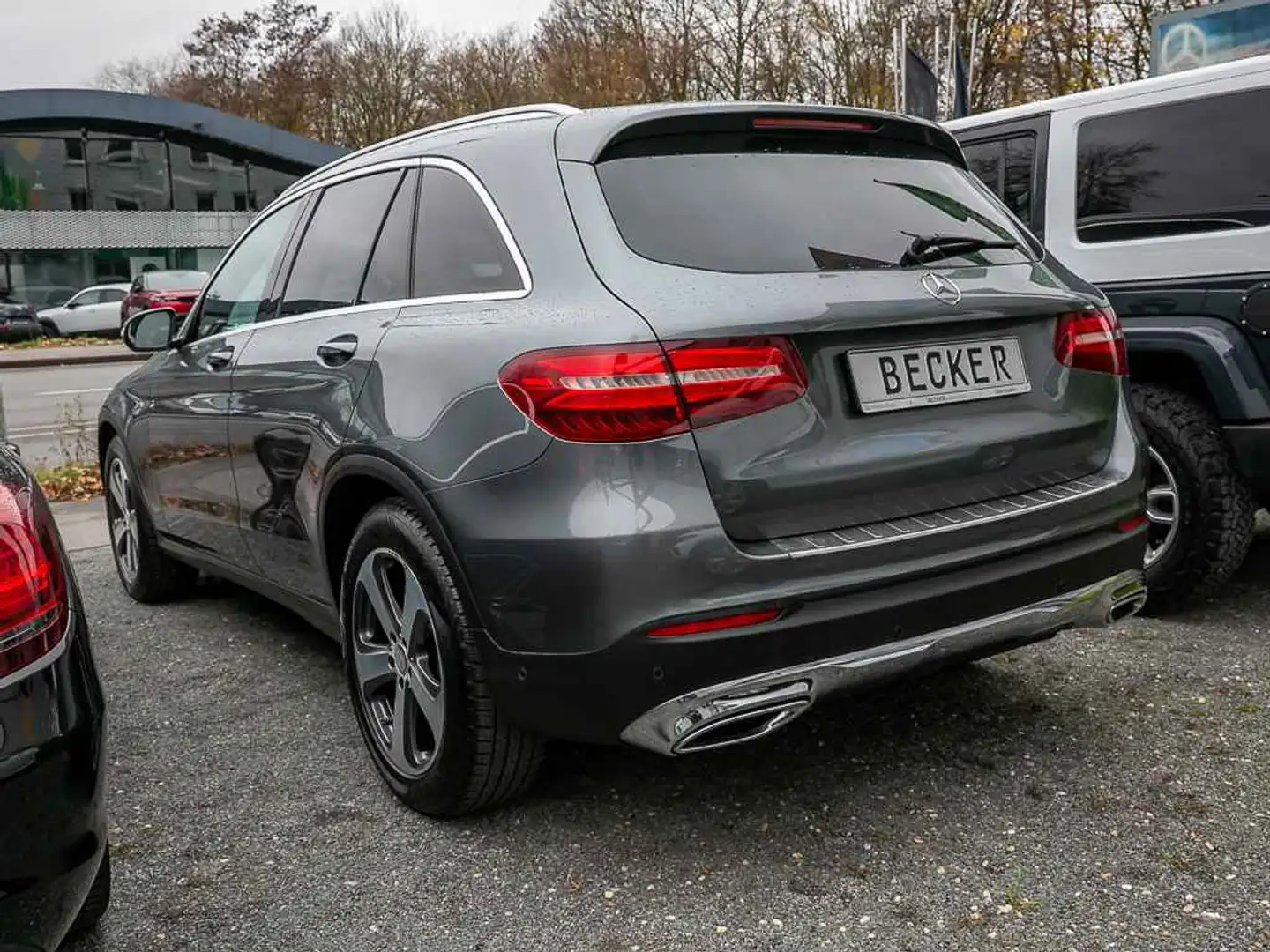 Mercedes-Benz GLC 220 d 4M EXCLUSIVE PANORAMA AHK LED ILS NAVI Grau - 2