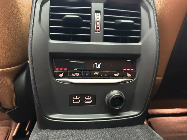 BMW 3 Series view 25