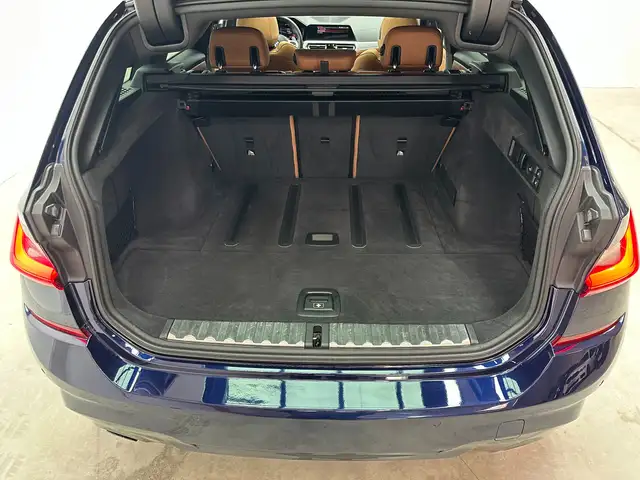 BMW 3 Series view 15