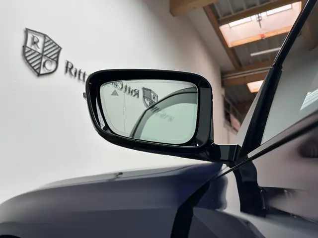 BMW 3 Series view 26