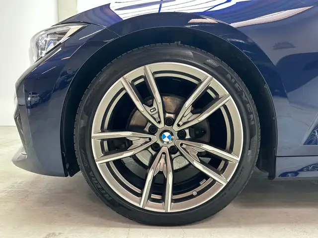 BMW 3 Series view 9