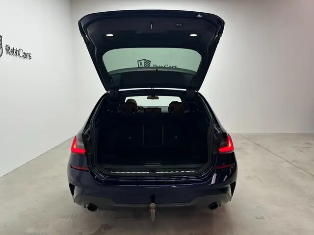 BMW 3 Series view 14