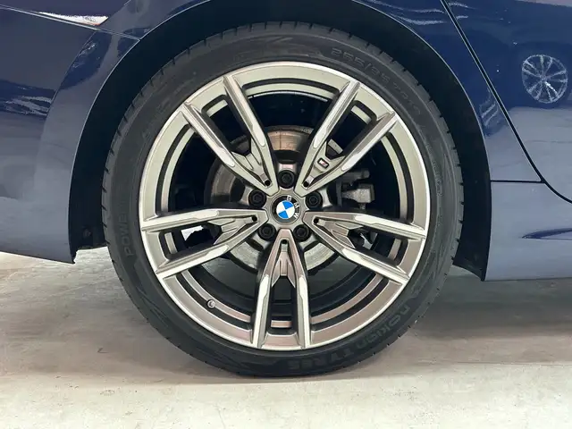BMW 3 Series view 18