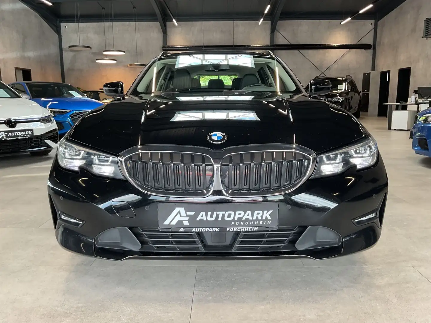 BMW 318 d Touring AHK LED Teiller LiveC. Sportsitze Negro - 2