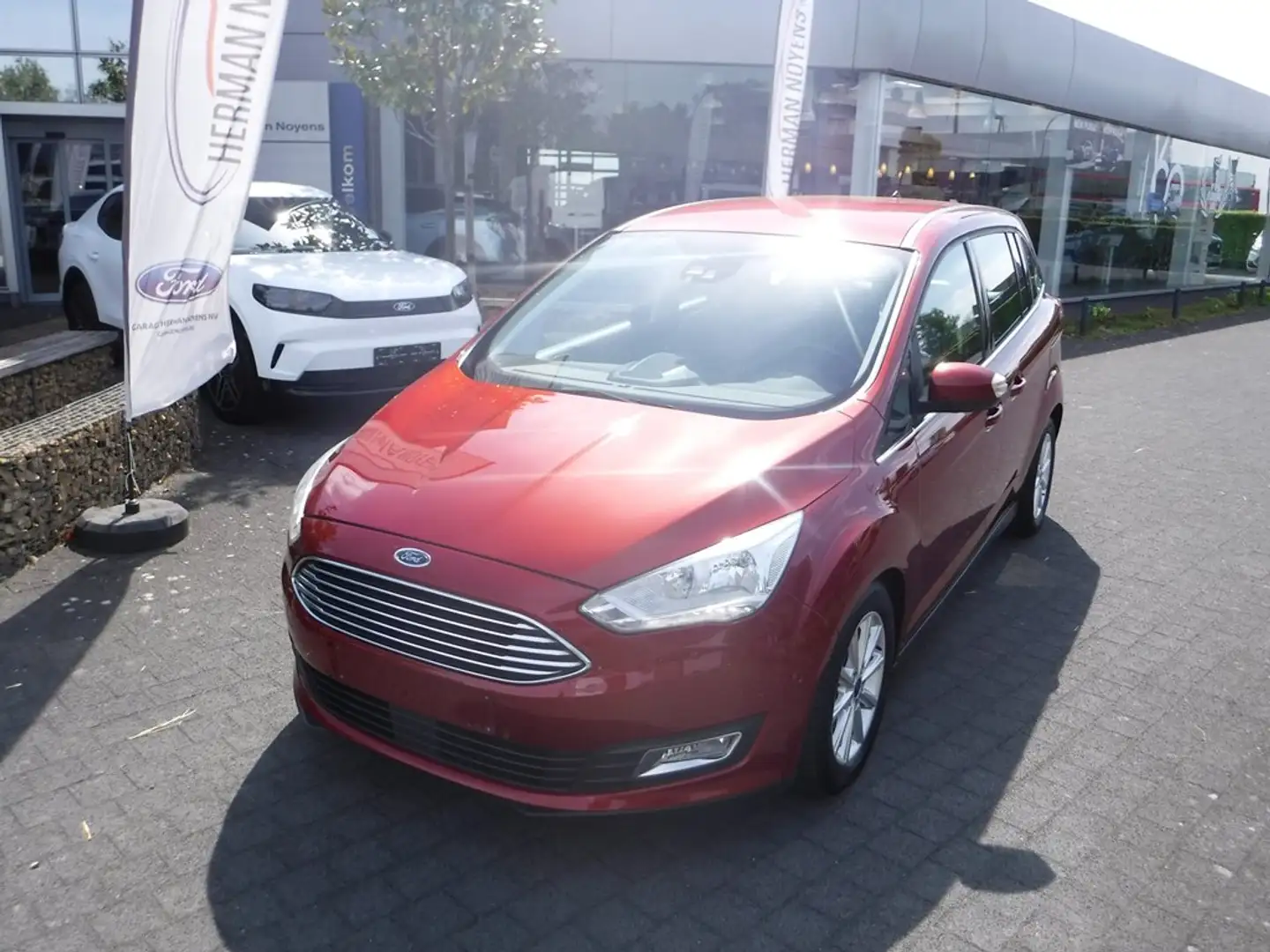 Ford Grand C-Max Titanium Rouge - 2