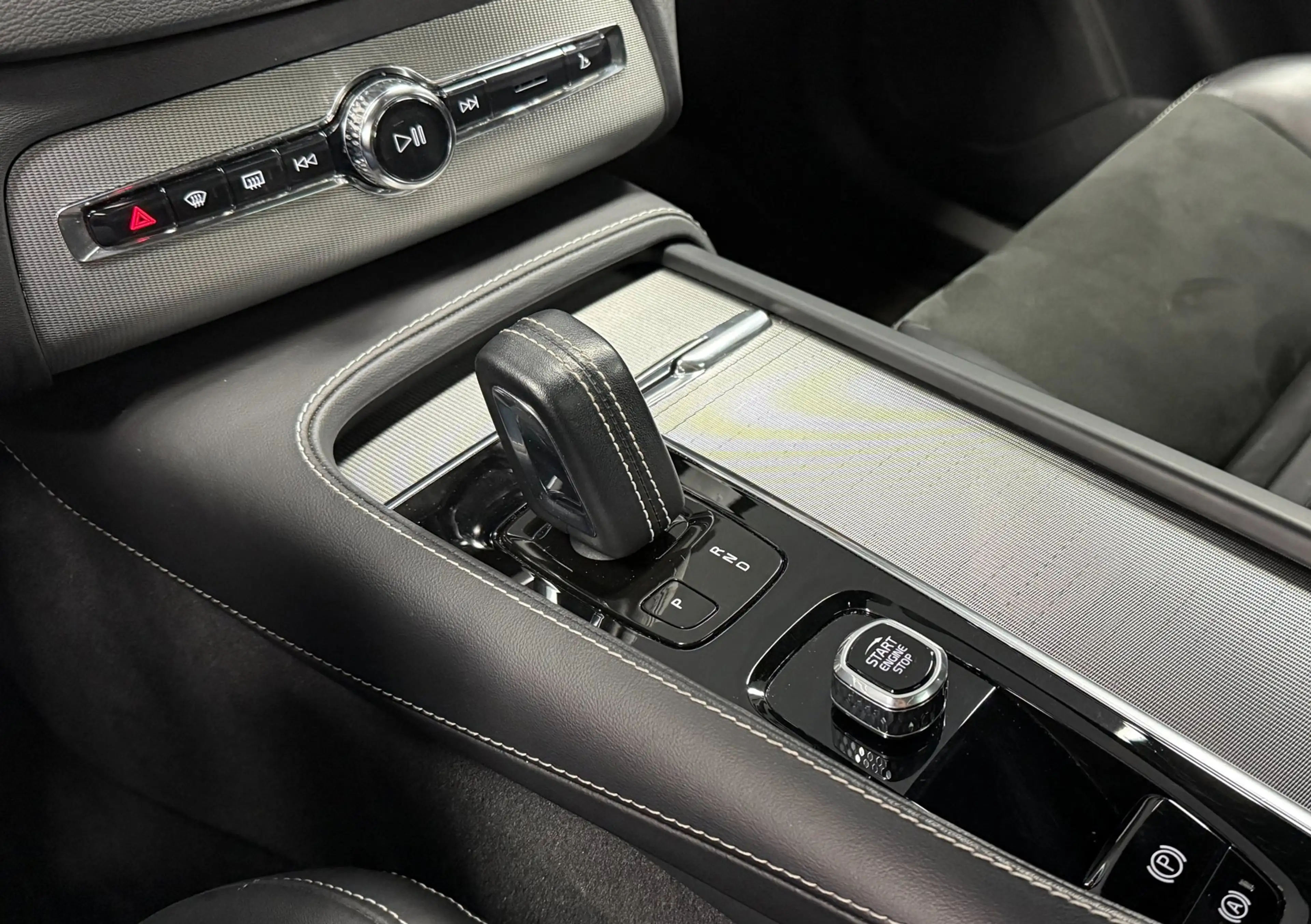 Volvo XC90 2.0 T8 Recharge AWD Plus Dark 455PK*Panodak*7Pers* — photo 10