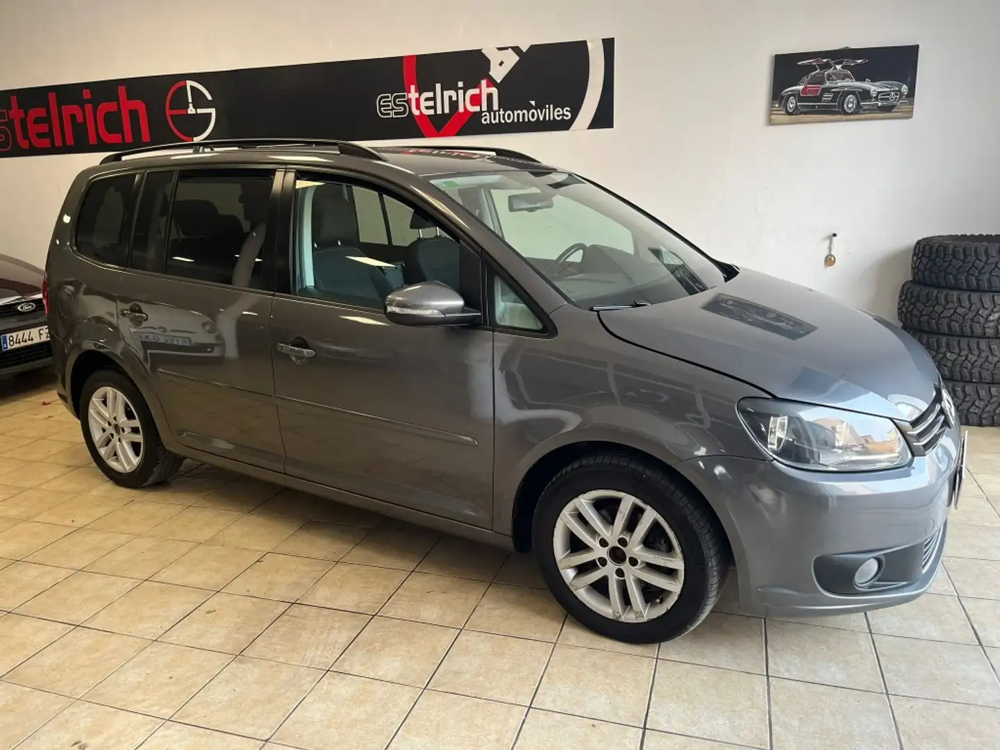 Volkswagen Touran 1.6TDI Advance BMT 105 119CO2 Gris - 1
