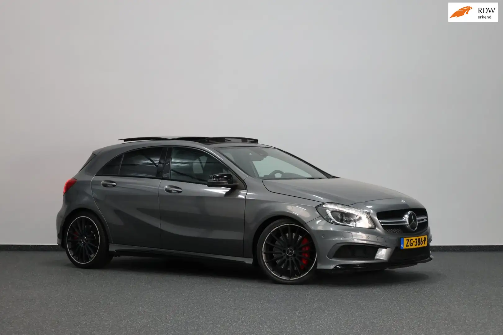 Mercedes-Benz A 45 AMG 4MATIC 361+PK LED/LEER+S.VERWARMING+MEMORY/19" LMV Gris - 1