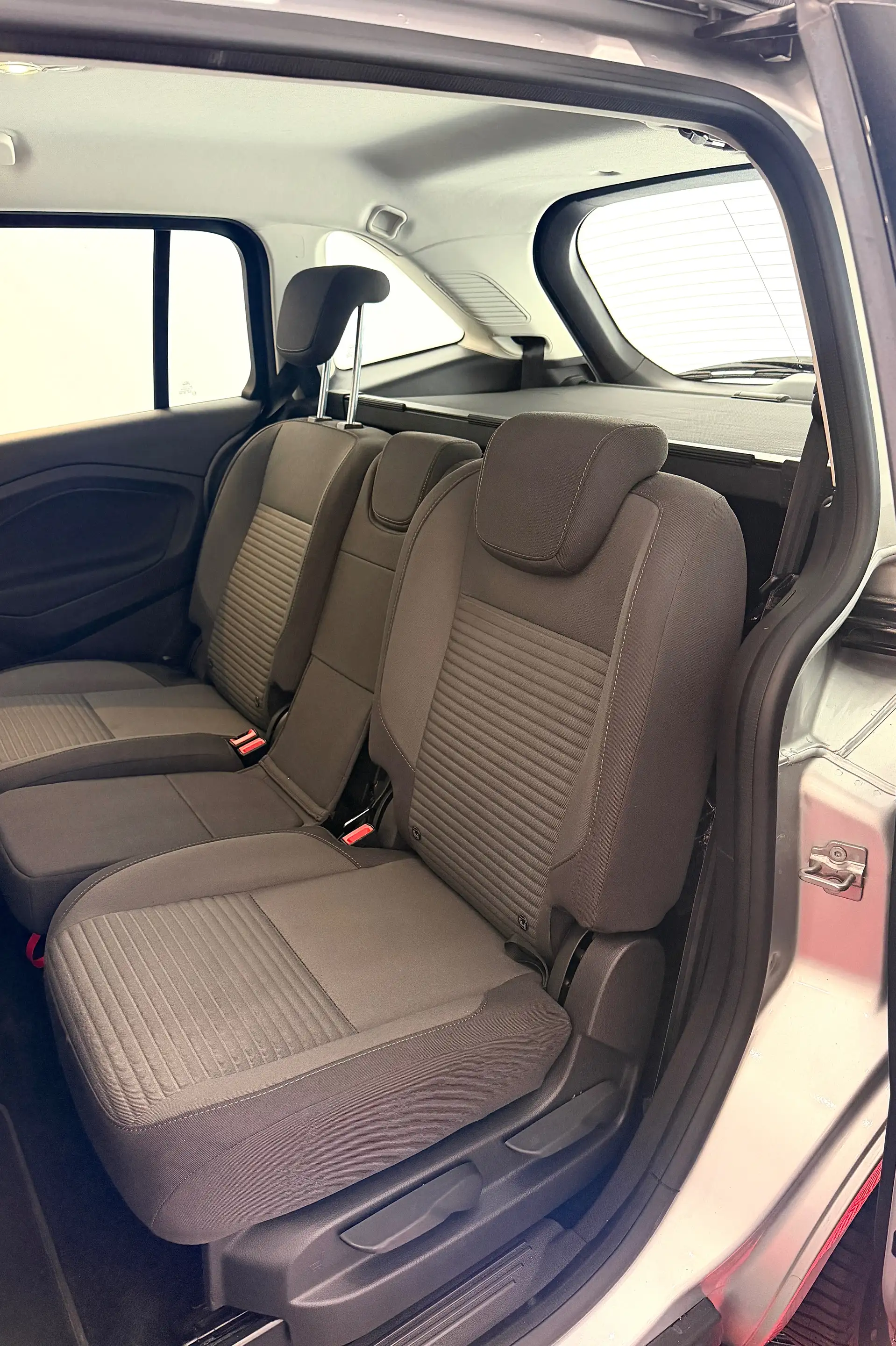 Ford Grand C-Max Titanium, 7 Sitzer — photo 10