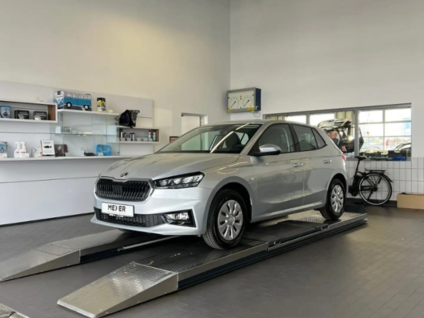 Skoda Fabia Selection 1.0 TSI **Winterpaket,LED** Silber - 2