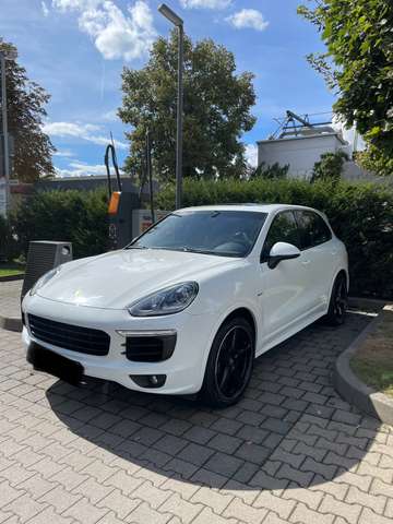 Imagine Porsche Cayenne Diesel Platinum Edition
