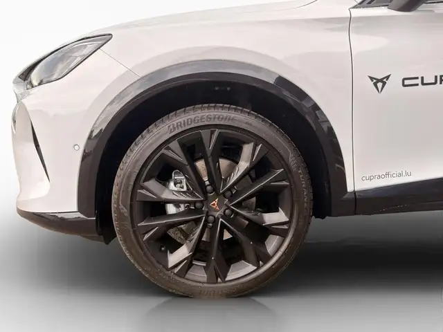 Cupra Formentor view 8