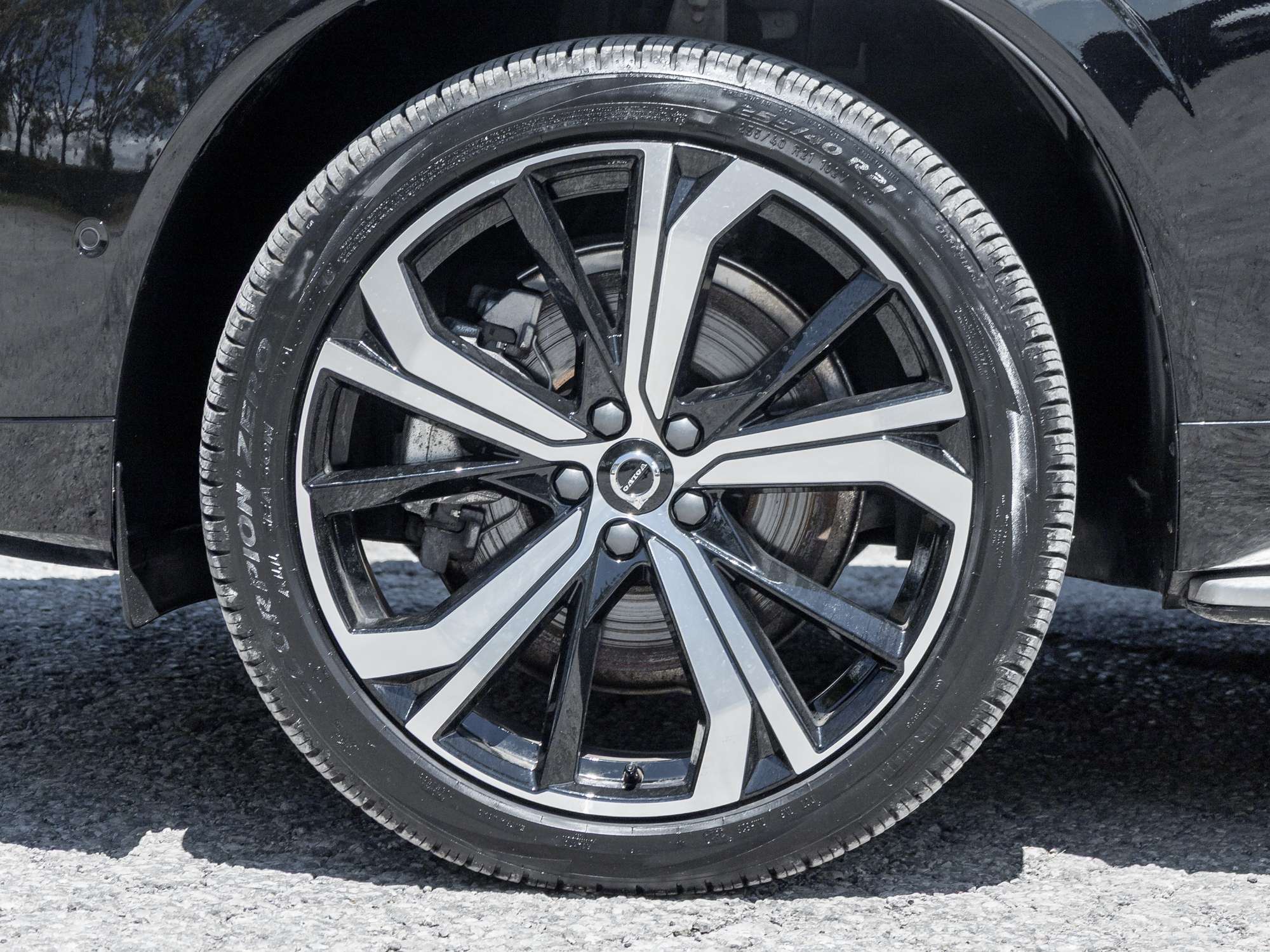 2025 Volvo XC60 T8 AWD ULTRA LOW MILEAGE |21"WHEELS |HARMAN KARDON alt 5