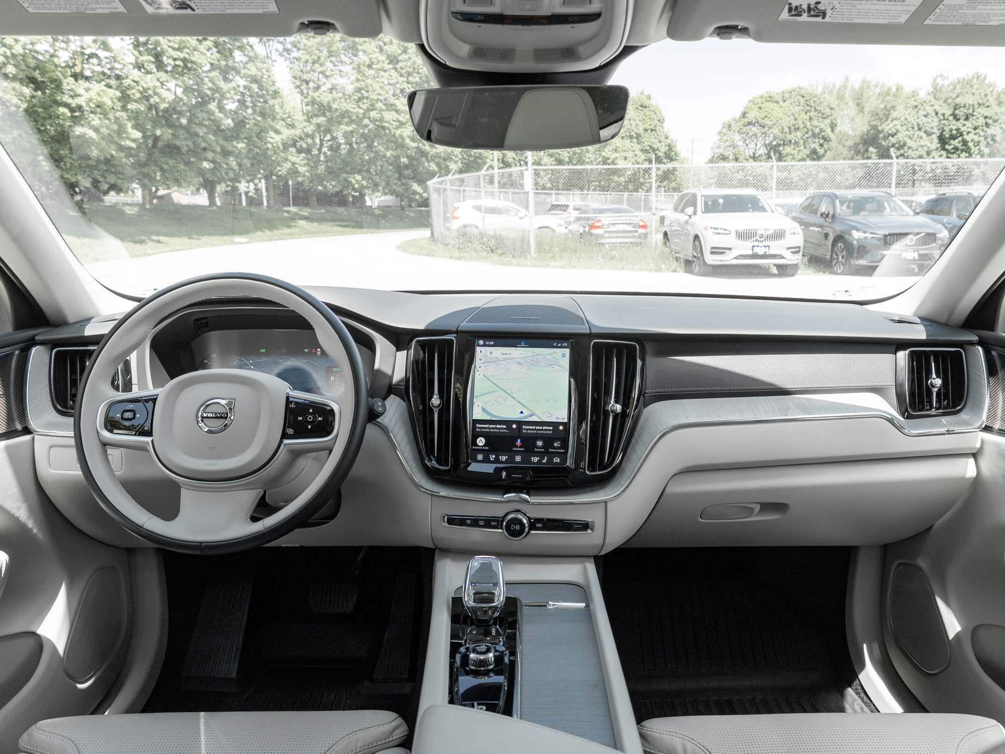 2025 Volvo XC60 T8 AWD ULTRA LOW MILEAGE |21"WHEELS |HARMAN KARDON thumb 29