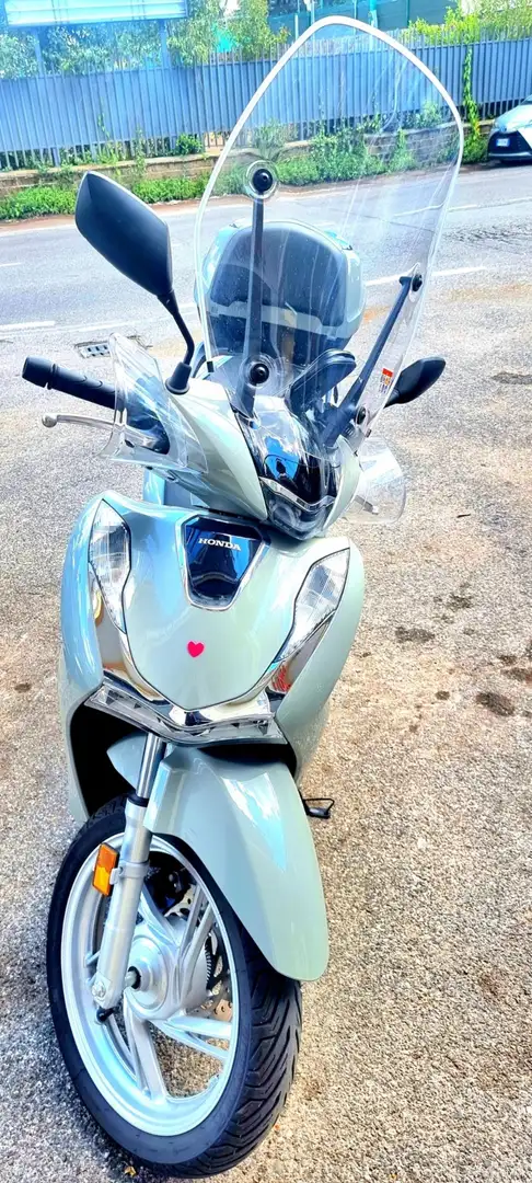Honda SH 150 Šedá - 1