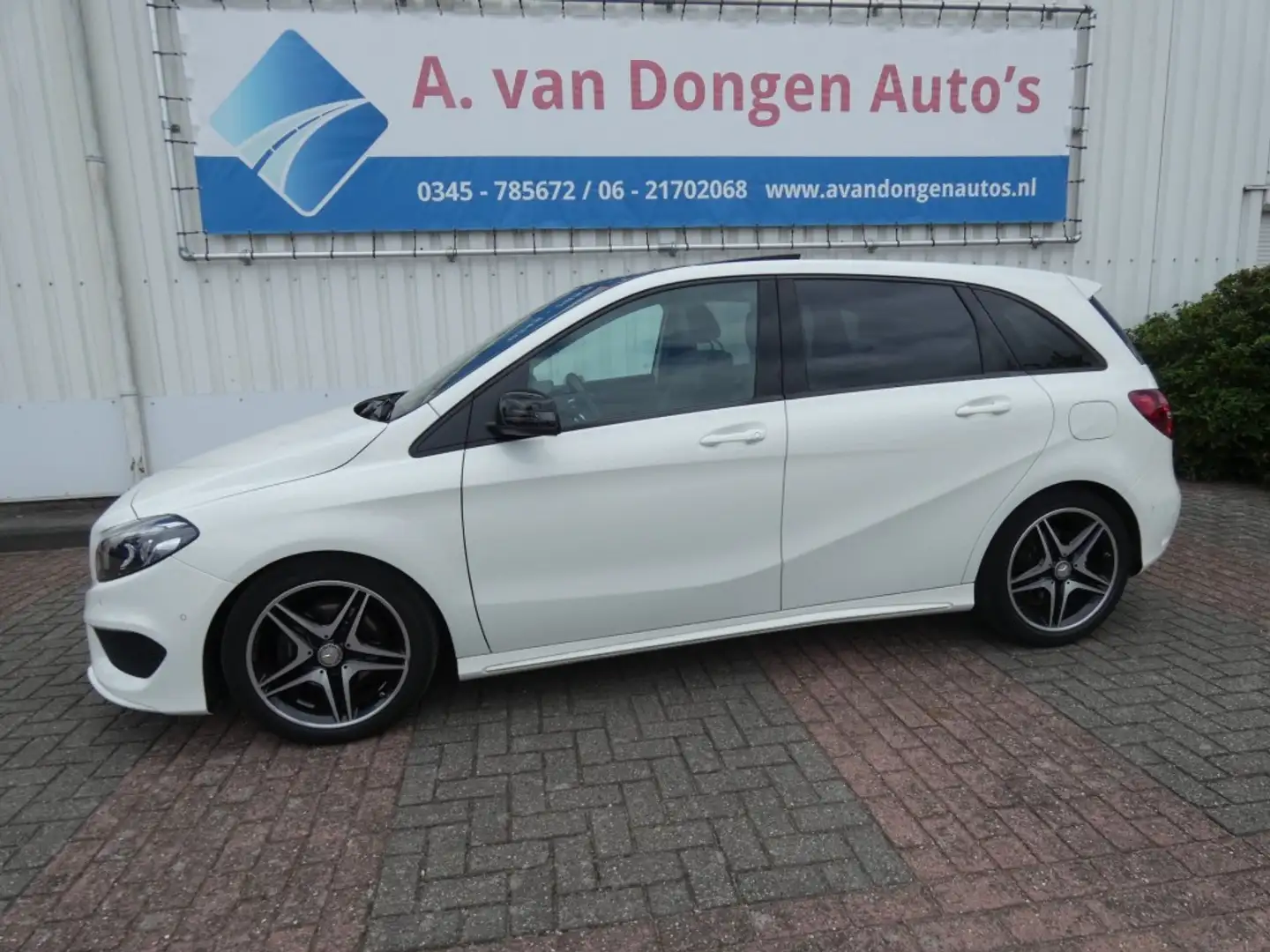 Mercedes-Benz 200 AMG Edition Automaat,Pano,Led,Dodehoek White - 1