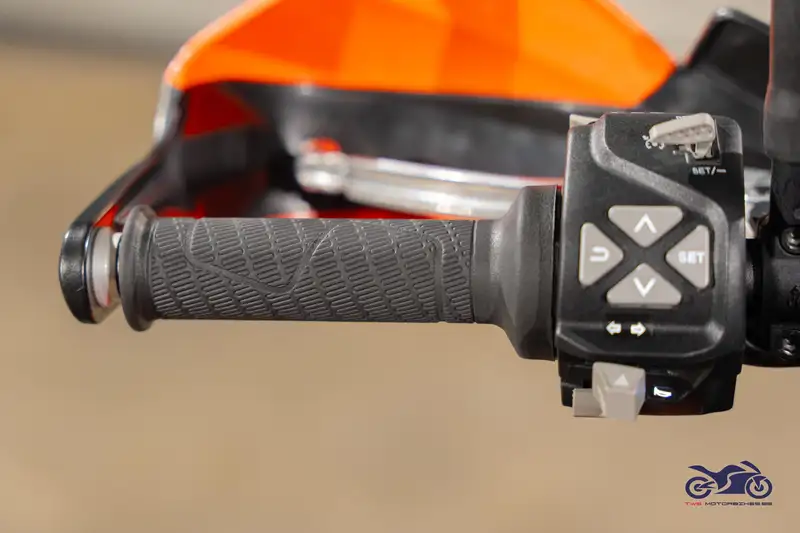 KTM 890 ADVENTURE - foto 7